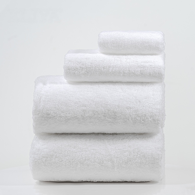4 pcs Comfortable Plain White Hotel Bathroom Towel Set