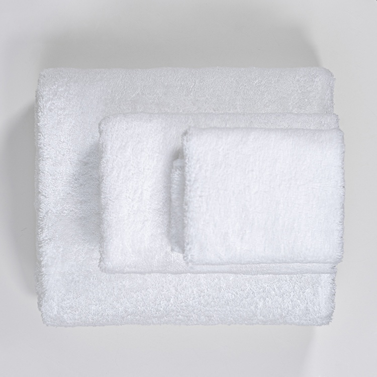4 pcs Comfortable Plain White Hotel Bathroom Towel Set