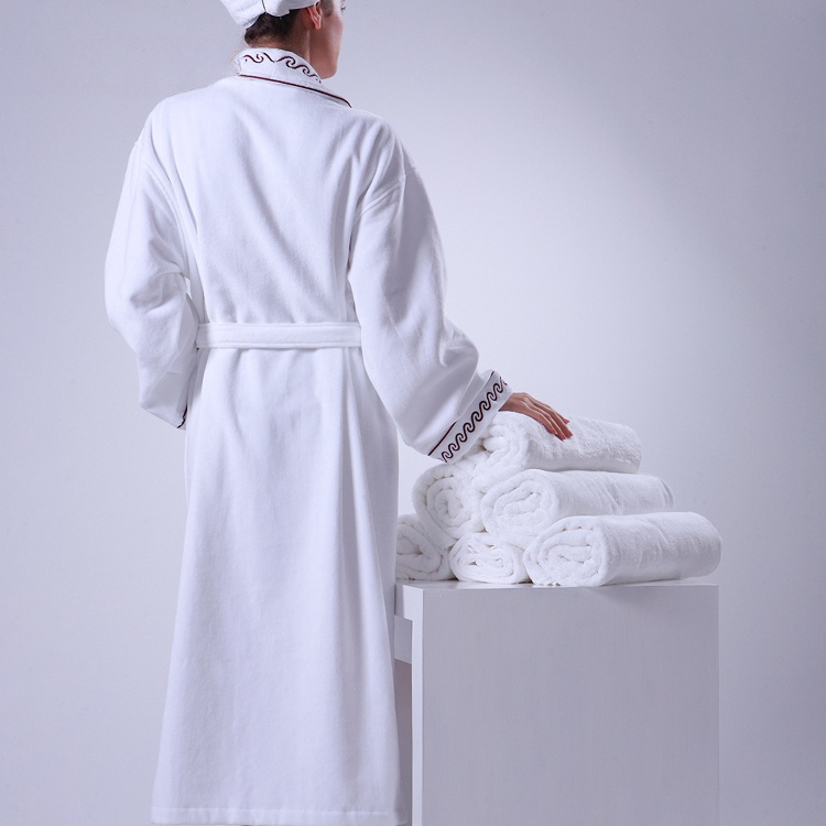 Luxury Hotel Embroidery Logo Coral Fleece Pure cotton Women Bathrobe