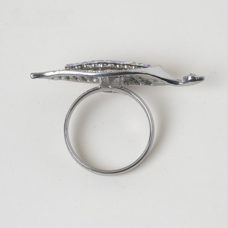 Luxury Diamond Leaf Napkin Ring For All Table Settings