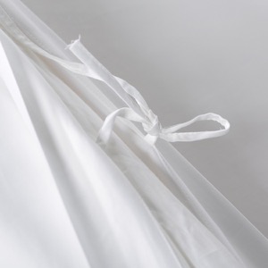 High Quality Hotel Bedding Set With Blue Applique Stripes Manufacturers