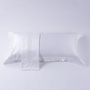 Hot Selling High Quality Cotton Bedding Set Bed Sheet Duvet Cover with Embroidery Logo Design