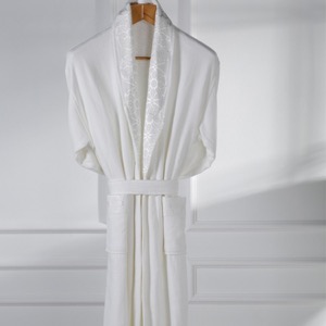 Luxury 5 Star Hotel Bathrobe White