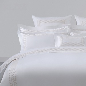 Luxury 5 Star Hotel Bedding Set Honey Comb Embroidery Duvet Cover Pillow Case Custom