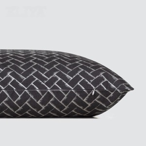 Decoration Cushion 5 Star Hotel Bed Runners And Cushions For Hotels