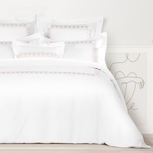 Latest Design Gold Embroidery Style Hotel Linen Customized 40s 60s 80s 100s Bedding Set White Duvet Cover Bedsheet