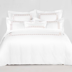 Latest Design Gold Embroidery Style Hotel Linen Customized 40s 60s 80s 100s Bedding Set White Duvet Cover Bedsheet
