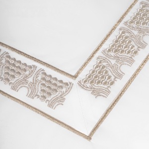 Latest Design Gold Embroidery Style Hotel Linen Customized 40s 60s 80s 100s Bedding Set White Duvet Cover Bedsheet