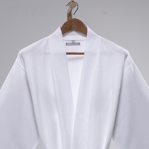 Polyester Cotton Bathrobe Soft And Lightweight White Knitted Pineapple Check Pajamas