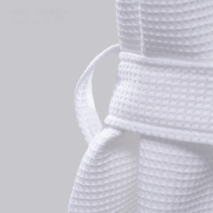 Polyester Cotton Bathrobe Soft And Lightweight White Knitted Pineapple Check Pajamas